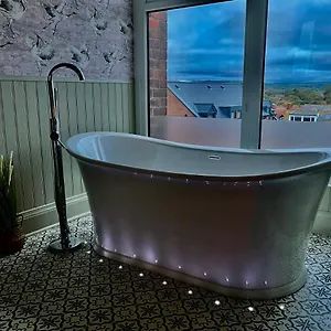 elysium-suite-the-met.yorkshirehotels.net/